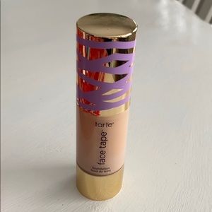 Face Tape Tarte foundation